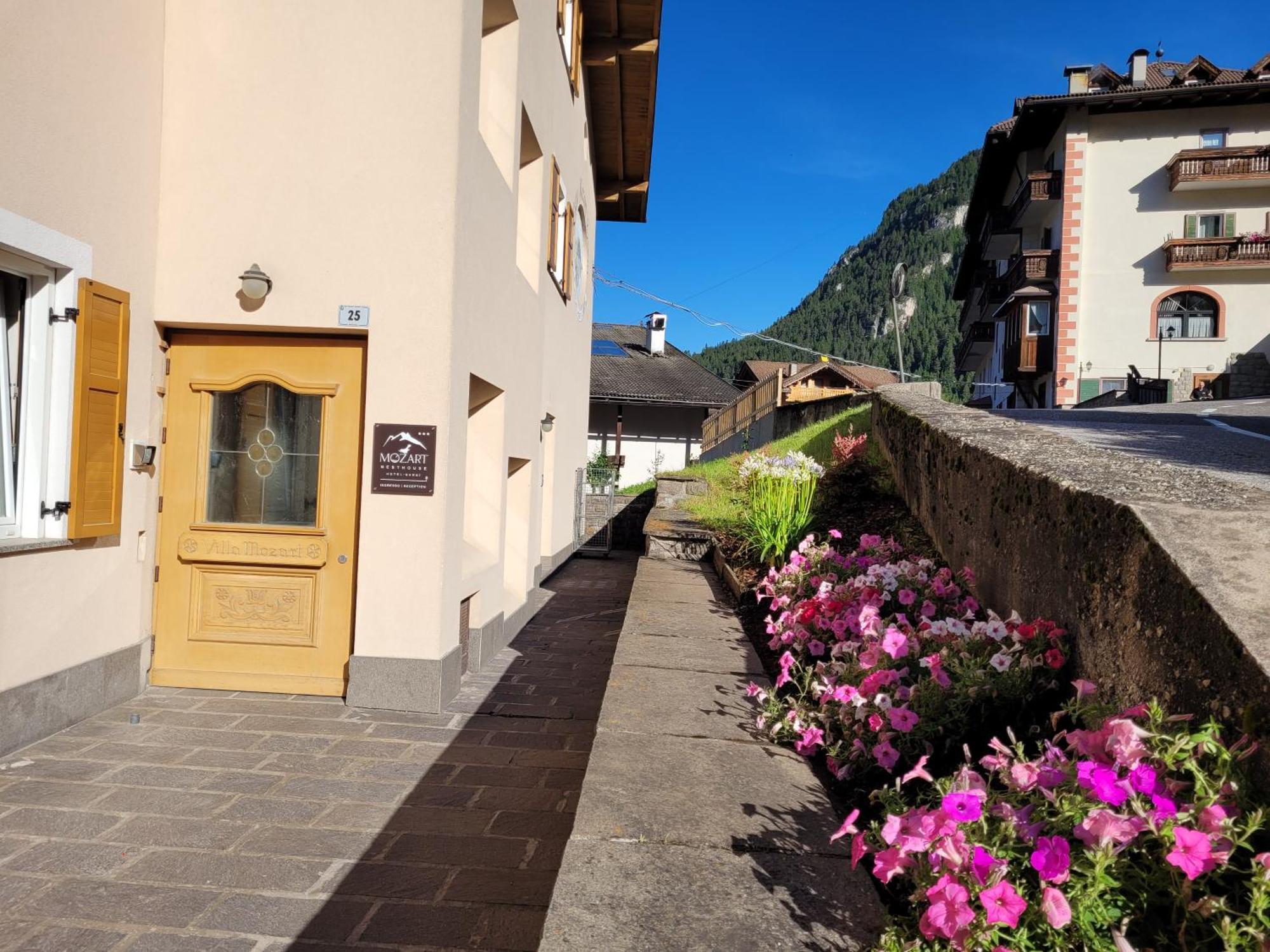 Garni B&B Mozart Nesthouse Canazei Exterior foto